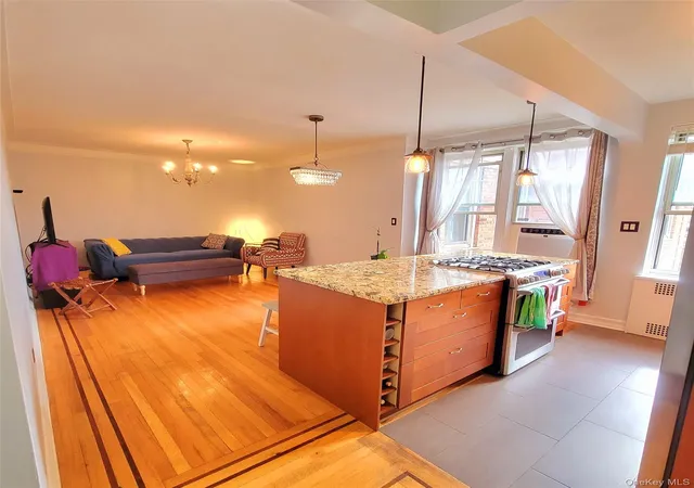 Listing Photo 4 - Condo for sale in building located at 68-37 108th St, New York, NY 11375 - Unit #6H