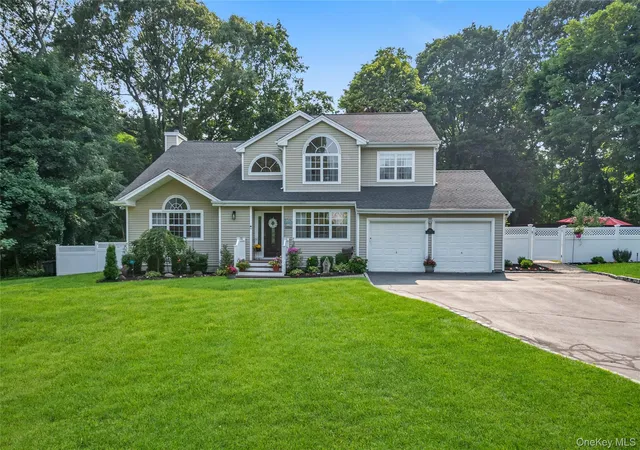 Photo 1 of Sale Pending at 43 Barrow Ct, Huntington, NY 11743 | MLS# 1038312 | Listing updated on 2026-08-28