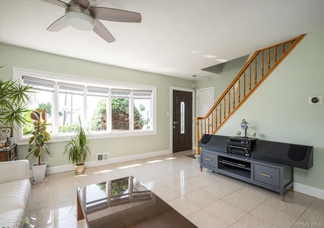 Photo 5 of Sale Pending at 944 Cathedral Ave, Hempstead, NY 11010 | MLS# 1038320 | Listing updated on 2026-09-04