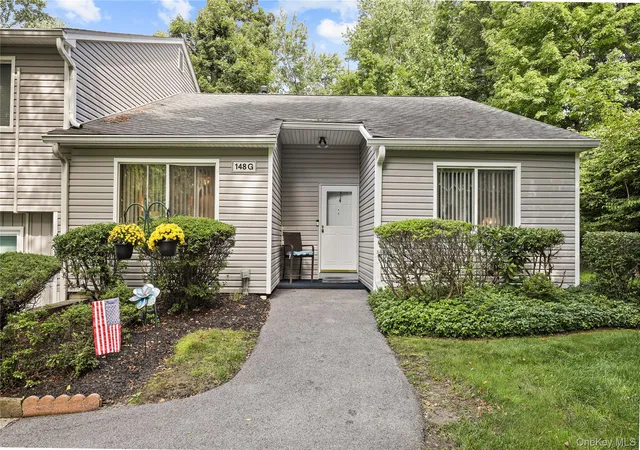 Listing Photo 1 - Condo for sale in building located at 148 Flintlock Wy, Yorktown, NY 10598 - Unit #G