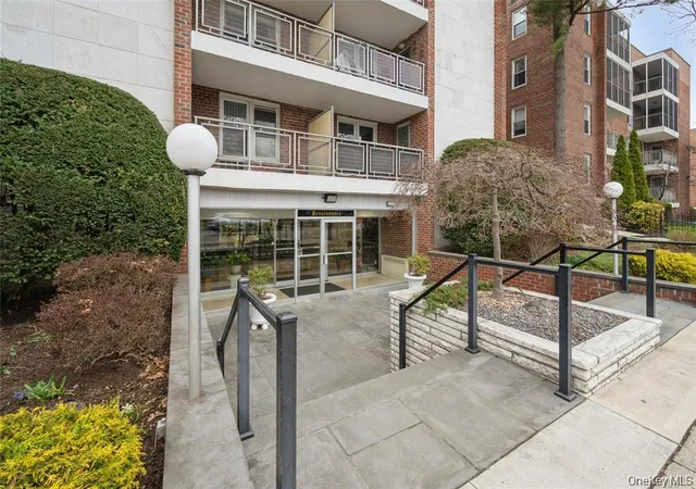 17th image of 110 Brooklyn Avenue #3ZZ, Hempstead, NY 11520 | MLS# 1038323