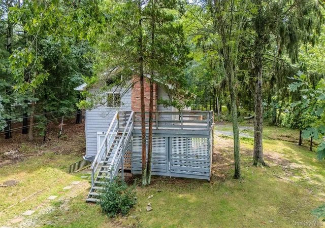 Photo 2 of Sale Pending at 142 Fish Cvs Rd, Southampton, NY 11968 | MLS# 1038324 | Listing updated on 2026-09-15