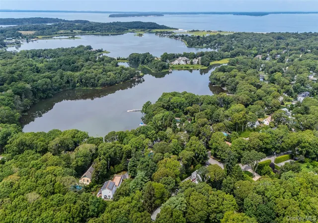 Photo 38 of Single family home for sale at 142 Fish Cvs Rd, Southampton, NY 11968 | MLS# 1038324 | Listing updated on 2026-08-23