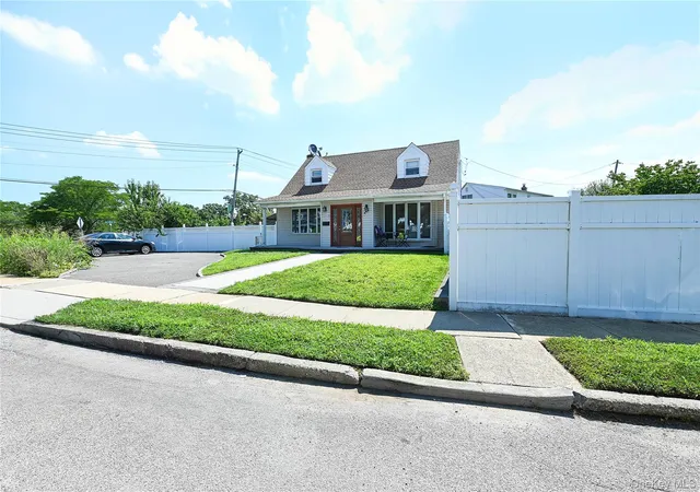 2nd image of 1 Douglas Dr, Hempstead, NY 11554 | MLS# 1038326