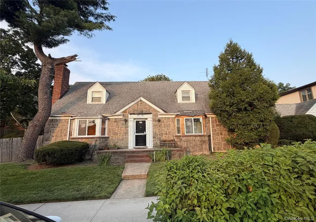 Single family home for sale at 185-02 69th Avenue, New York, NY 11365 | MLS# 1038337