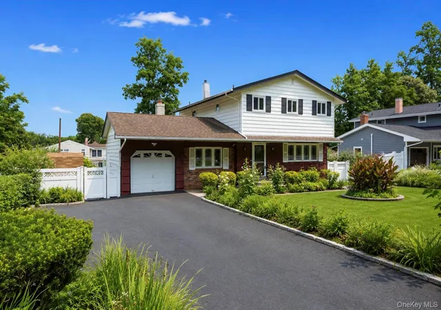 Photo 3 of Sale Pending at 172 Lawrence Rd, Smithtown, NY 11754 | MLS# 1038344 | Listing updated on 2026-09-29