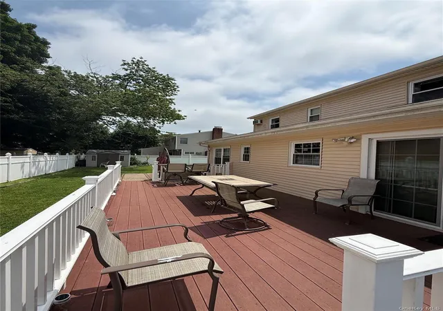 Photo 2 of Sale Pending at 7 Ronald Ave, Oyster Bay, NY 11801 | MLS# 1038354 | Listing updated on 2026-08-29
