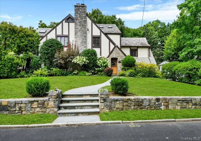 Photo 1 of Single family home for sale at 7 Denman Pl, Mount Vernon, NY 10552 | MLS# 1038366 | Listing updated on 2026-08-30