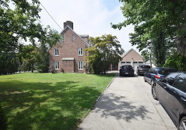 2nd image of 25 Old Mill Rd, North Hempstead, NY 11023 | MLS# 1038390