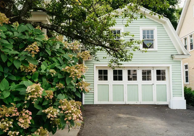 Photo 3 of Single family home for sale at 140 Main St, Kingston, NY 12401 | MLS# 1038398 | Listing updated on 2026-09-01