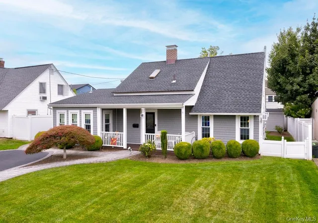 Photo 2 of Sale Pending at 17 Trapper Ln, Hempstead, NY 11756 | MLS# 1038412 | Listing updated on 2026-08-21