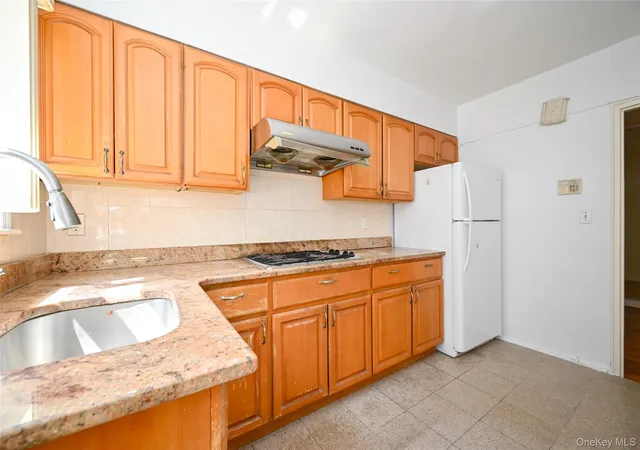 Photo 3 of Sale Pending at 7518 197th Street, New York, NY 11366 | MLS# 1038416 | Listing updated on 2026-09-02