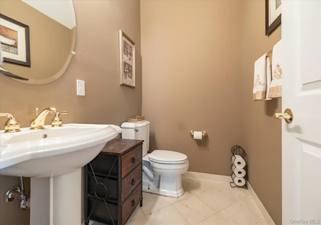 Photo 3 of Condo for sale at 196 Pond View Dr, North Hempstead, NY 11050 | MLS# 1038436 | Listing updated on 2026-08-17