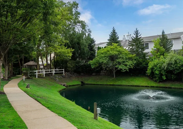 31st image of 196 Pond View Dr, North Hempstead, NY 11050 | MLS# 1038436
