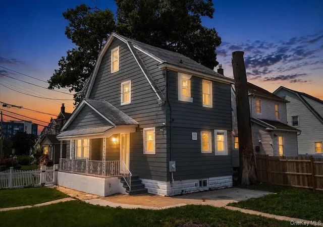 Photo 2 of Single family home for sale at 17 Sapir St, Hempstead, NY 11580 | MLS# 1038437 | Listing updated on 2026-09-16