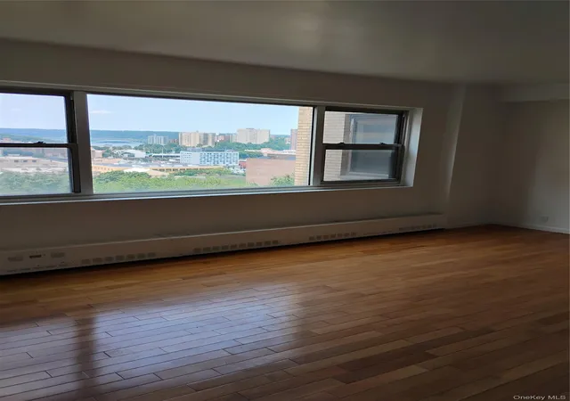 Photo 4 of House for sale at 5 Fordham Hl Oval #9A, New York, NY 10468 | MLS# 1038441 | Listing updated on 2026-09-02