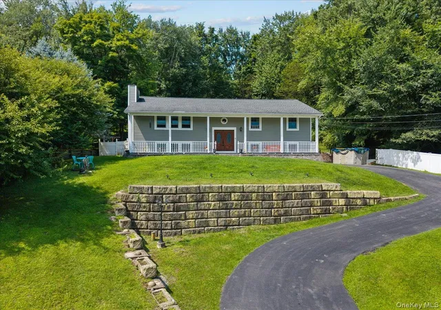 Photo 2 of Single family home for sale at 131 Lake Rd, New Windsor, NY 12577 | MLS# 1038443 | Listing updated on 2026-09-15