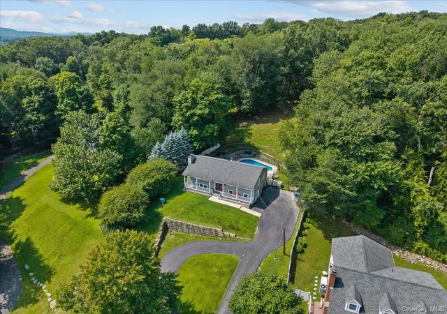 Photo 3 of Single family home for sale at 131 Lake Rd, New Windsor, NY 12577 | MLS# 1038443 | Listing updated on 2026-09-15