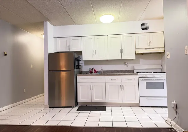 Photo 2 of Condo for sale at 43 04 158th Street #3E, New York, NY 11358 | MLS# 1038489 | Listing updated on 2026-08-30