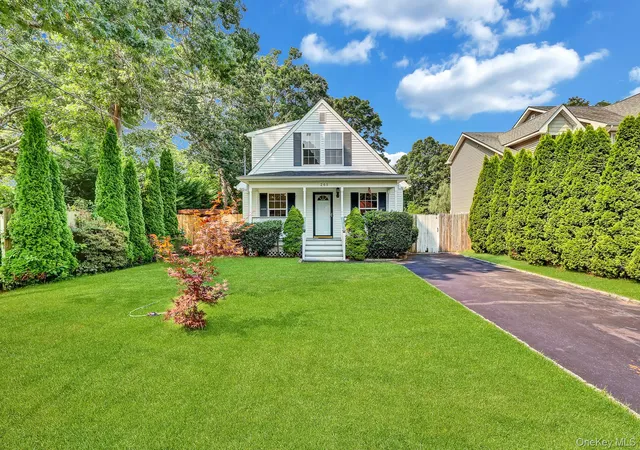Photo 2 of Sale Pending at 265 Forrest Ave, Brookhaven, NY 11967 | MLS# 1038498 | Listing updated on 2026-09-03
