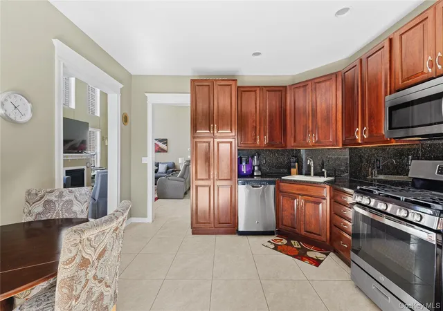Photo 4 of Condo for sale at 131 Constantine Way, Brookhaven, NY 11766 | MLS# 1038503 | Listing updated on 2026-09-17