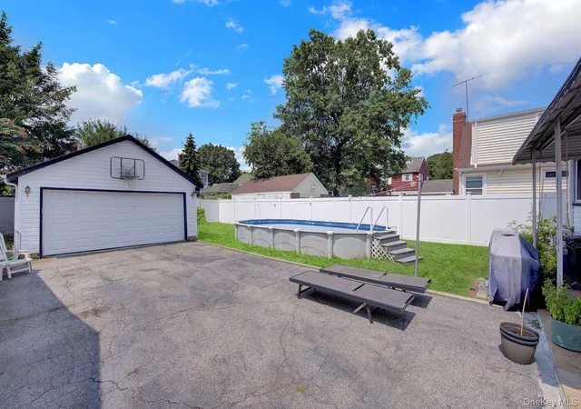 Photo 4 of Single family home for sale at 9 Christabel St, Hempstead, NY 11563 | MLS# 1038504 | Listing updated on 2026-10-01