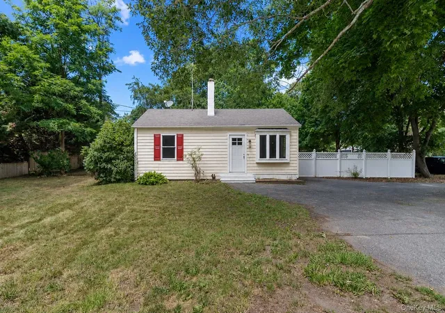 2nd image of 685 Horseblock Rd, Brookhaven, NY 11719 | MLS# 1038543
