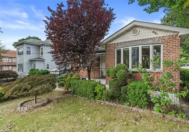 Photo 1 of Single family home for sale at 129 Sweetfield Cir, Yonkers, NY 10704 | MLS# 1038558 | Listing updated on 2026-10-25