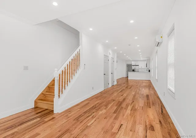 Photo 3 of Single family home for sale at 560 Linden Blvd, New York, NY 11203 | MLS# 1038566 | Listing updated on 2026-09-06