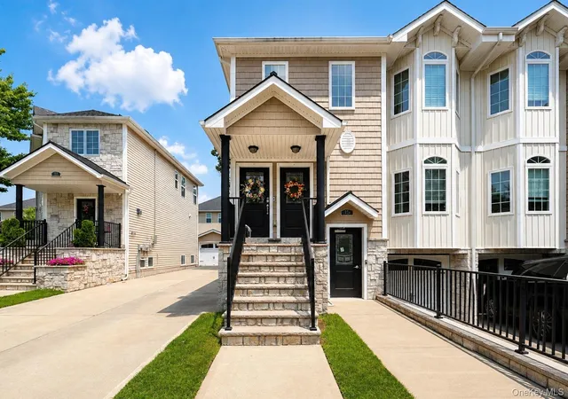 Photo 1 of Multi family home for sale at 15 Wiltshire Ln, New York, NY 10309 | MLS# 1038571 | Listing updated on 2026-08-14