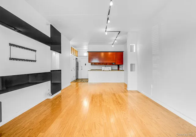 Photo 3 of Sale Pending at 725 Miller #130, Hempstead, NY 11520 | MLS# 1038573 | Listing updated on 2026-09-13