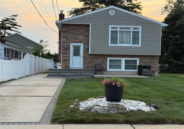 Photo 1 of Single family home for sale at 30 Stone Blvd, Oyster Bay, NY 11758 | MLS# 1038579 | Listing updated on 2026-08-30