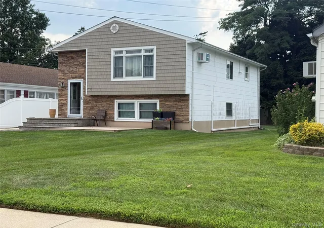 Photo 2 of Single family home for sale at 30 Stone Blvd, Oyster Bay, NY 11758 | MLS# 1038579 | Listing updated on 2026-08-30