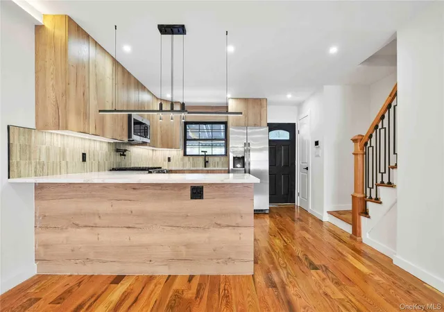 Photo 3 of Single family home for sale at 989 Schenck Ave, New York, NY 11207 | MLS# 1038581 | Listing updated on 2026-10-21