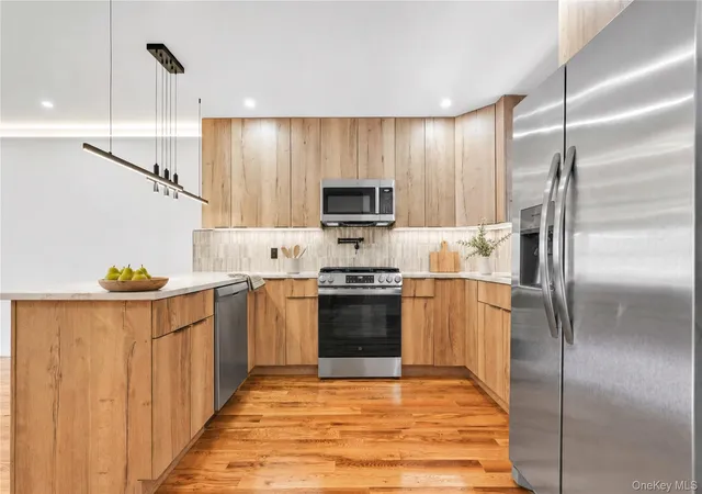 Photo 3 of Single family home for sale at 989 Schenck Ave, New York, NY 11207 | MLS# 1038581 | Listing updated on 2026-10-21