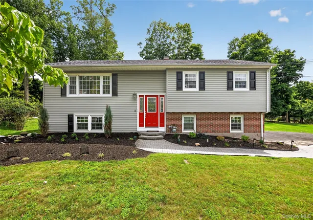 1st image of 6 Linda Ln, Orangetown, NY 10965 | MLS# 1038610