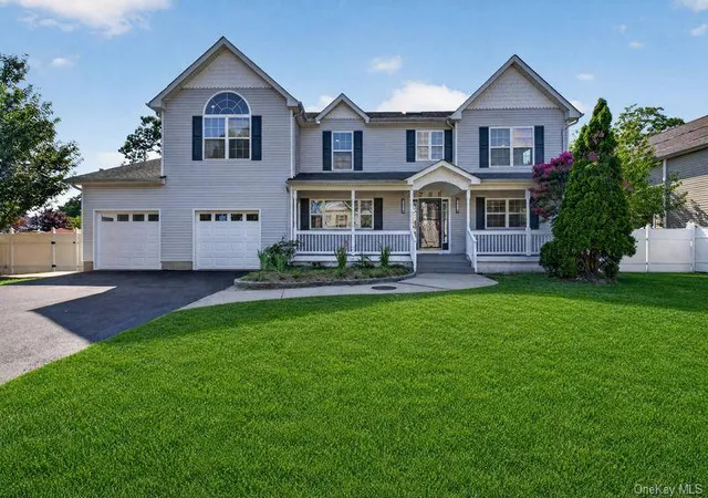 2nd image of 296 Westchester Ave, West Babylon, NY 11704 | MLS# 1038621