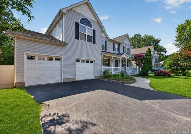 Photo 3 of Single family home for sale at 296 Westchester Ave, West Babylon, NY 11704 | MLS# 1038621 | Listing updated on 2026-09-27
