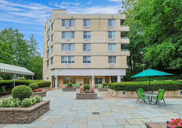 Photo 1 of Condo for sale at 1270 North Ave #1c, Eastchester, NY 10804 | MLS# 1038628 | Listing updated on 2026-09-13