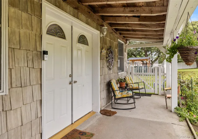 Photo 2 of Single family home for sale at 350 Hawkins Rd, Brookhaven, NY 11720 | MLS# 1038637 | Listing updated on 2026-09-30