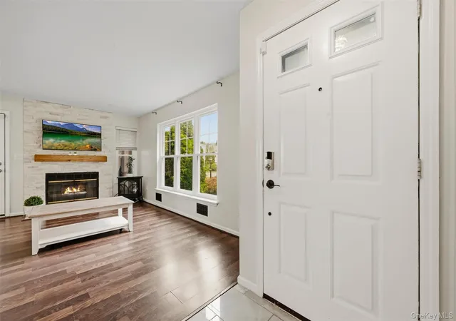Photo 3 of Single family home for sale at 21 Taconic St, Poughkeepsie (town), NY 12603 | MLS# 1038643 | Listing updated on 2026-09-07