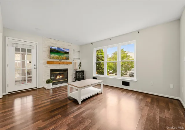 Photo 4 of Sale Pending at 21 Taconic St, Poughkeepsie (town), NY 12603 | MLS# 1038643 | Listing updated on 2026-09-23