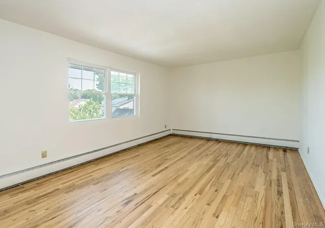 Photo 3 of House for sale at 14u Madison Park Gdns #14U, North Hempstead, NY 11050 | MLS# 1038645 | Listing updated on 2026-08-23