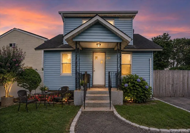 2nd image of 101 W 11th St, Huntington, NY 11746 | MLS# 1038660