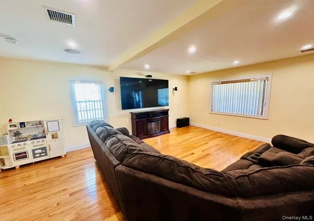 Photo 4 of Sale Pending at 626 Wyngate Dr W, Hempstead, NY 11580 | MLS# 1038683 | Listing updated on 2026-08-29