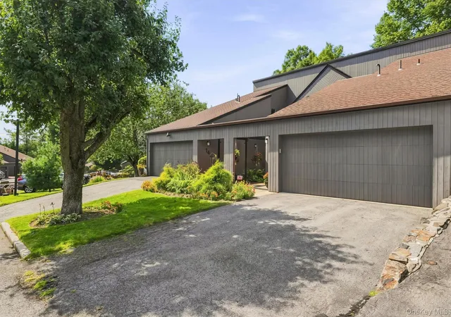 Photo 2 of Condo for sale at 144 Stone Oaks Dr, Greenburgh, NY 10530 | MLS# 1038697 | Listing updated on 2026-09-14