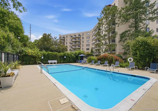 2nd image of 135 Post Ave, North Hempstead, NY 11590