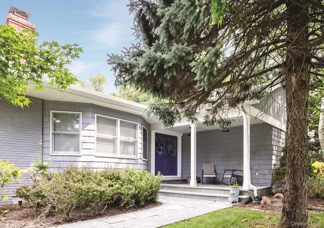 Photo 3 of Single family home for sale at 225 Lakeside Dr S, Southold, NY 11971 | MLS# 1038709 | Listing updated on 2026-10-08