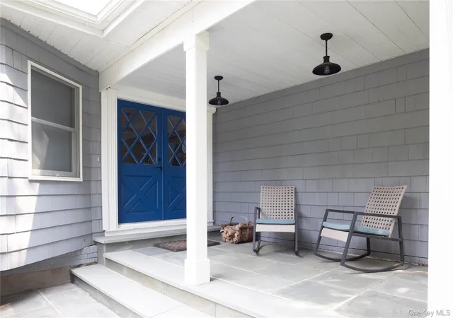 Photo 3 of Single family home for sale at 225 Lakeside Dr S, Southold, NY 11971 | MLS# 1038709 | Listing updated on 2026-10-08