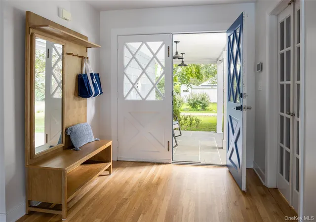 Photo 4 of Single family home for sale at 225 Lakeside Dr S, Southold, NY 11971 | MLS# 1038709 | Listing updated on 2026-10-08